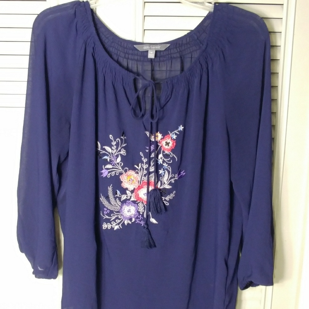 Daisy Fuentes floral embroidered blouse